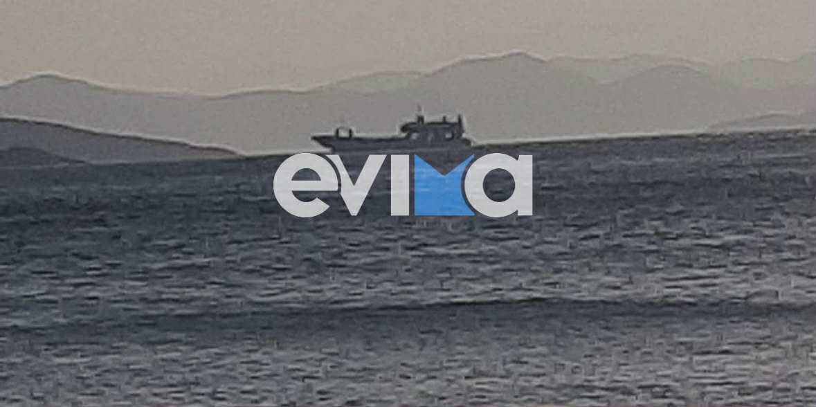Αυτό είναι το φέρυ-μποτ που προσέκρουσε σε ξέρα στην Εύβοια: Ο κόσμος απεγκλωβίζεται με καΐκια Αυτό είναι το φέρυ-μποτ που προσέκρουσε σε ξέρα στην Εύβοια: Ο κόσμος απεγκλωβίζεται με καΐκια