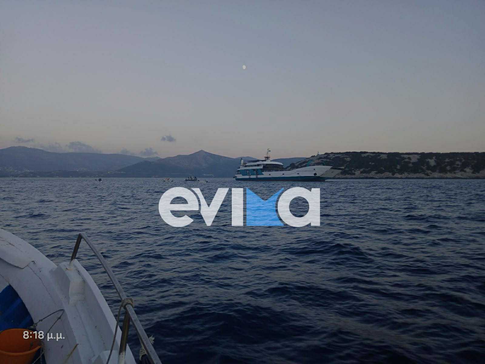Κολλημένο παραμένει το πλοίο που έπεσε στην ξέρα στα Στύρα – Έρευνα για τα αίτια του ατυχήματος Κολλημένο παραμένει το πλοίο που έπεσε στην ξέρα στα Στύρα – Έρευνα για τα αίτια του ατυχήματος