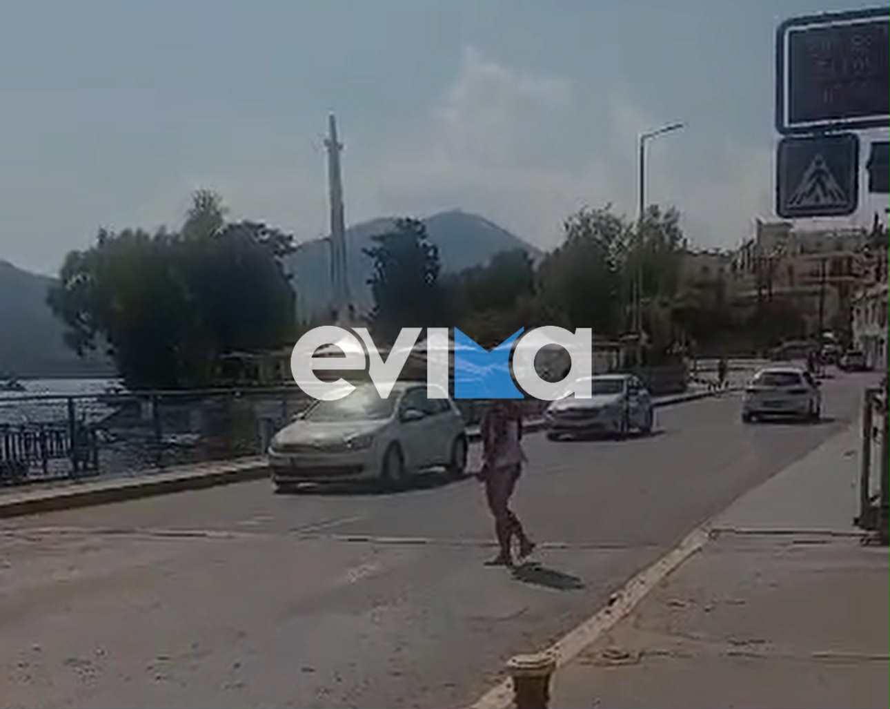 Χαλκίδα: Τέλος η ταλαιπωρία, δόθηκε στην κυκλοφορία η παλιά γέφυρα του Ευρίπου (βίντεο) Χαλκίδα: Τέλος η ταλαιπωρία, δόθηκε στην κυκλοφορία η παλιά γέφυρα του Ευρίπου (βίντεο)