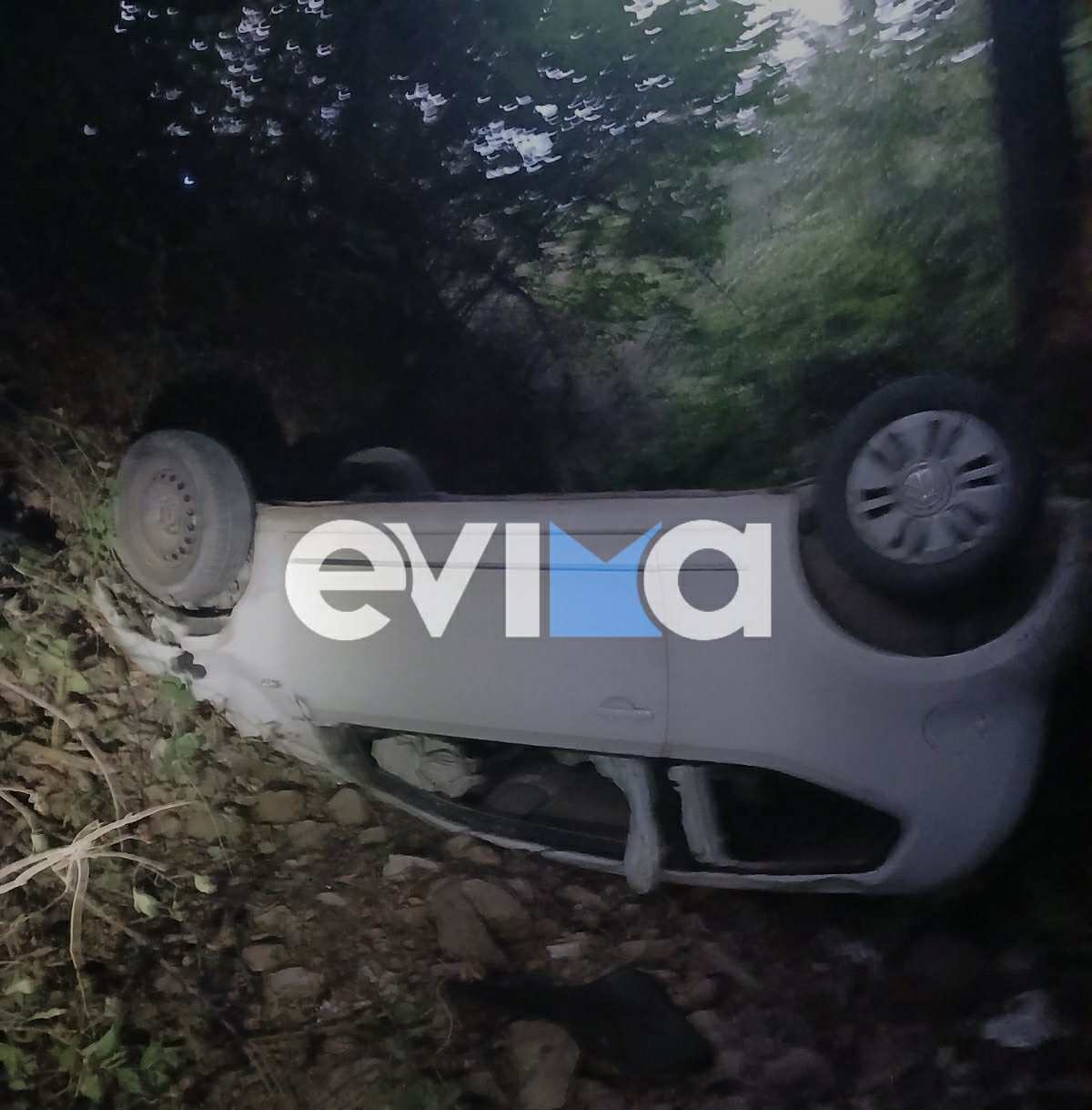 Σοβαρό τροχαίο στην Εύβοια: ΙΧ βρέθηκε τούμπα σε γκρεμό Σοβαρό τροχαίο στην Εύβοια: ΙΧ βρέθηκε τούμπα σε γκρεμό