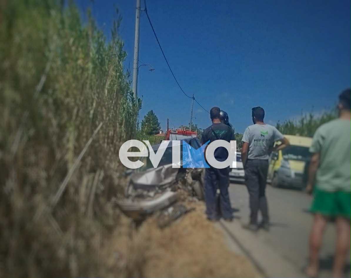 Σοβαρό τροχαίο τώρα στην Εύβοια με ένα τραυματία Σοβαρό τροχαίο τώρα στην Εύβοια με ένα τραυματία