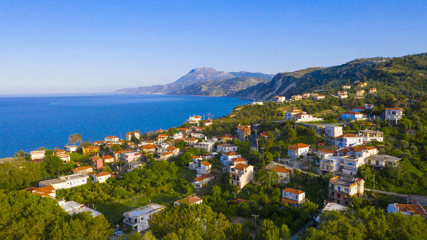 Παραλία της Εύβοιας παίρνει ξανά «ζωή» μετά από χρόνια Παραλία της Εύβοιας παίρνει ξανά «ζωή» μετά από χρόνια