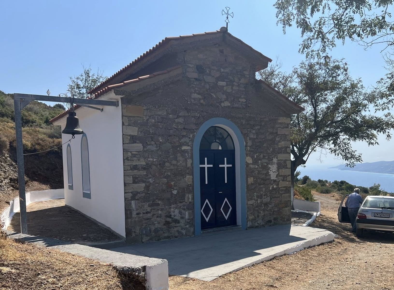 Εργασίες σε ξωκλήσι στην Εύβοια ενόψει εορτασμών Εργασίες σε ξωκλήσι στην Εύβοια ενόψει εορτασμών