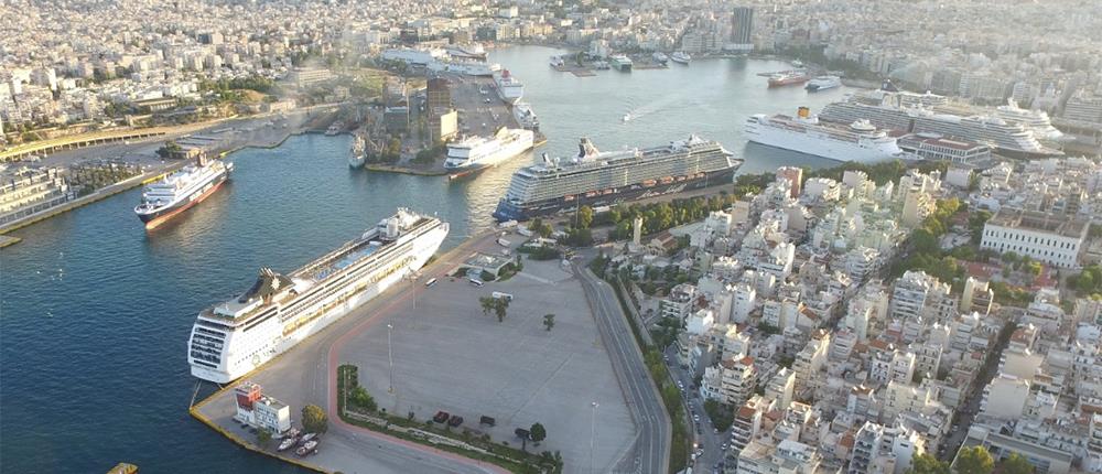 Άνδρας ανασύρθηκε νεκρός από το λιμάνι του Πειραιά Άνδρας ανασύρθηκε νεκρός από το λιμάνι του Πειραιά