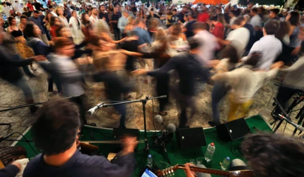 Εύβοια: Απόψε πάμε…..πανηγύρι στην Κύμη! Εύβοια: Απόψε πάμε…..πανηγύρι στην Κύμη!