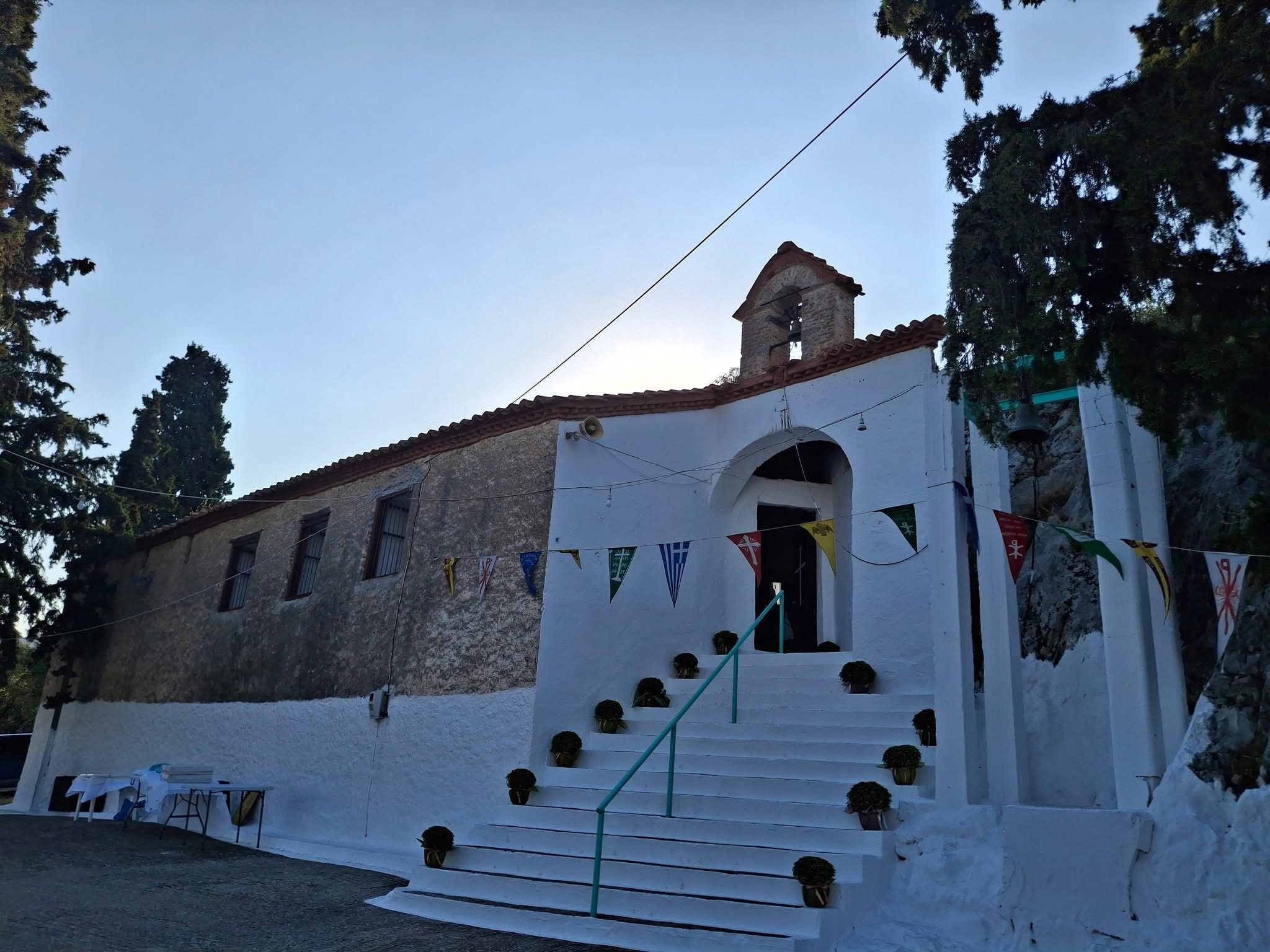 Εύβοια: Γιόρτασαν την Παναγία τη Ριζοκαστελιώτισσα – Που βρίσκεται το ξωκλήσι
