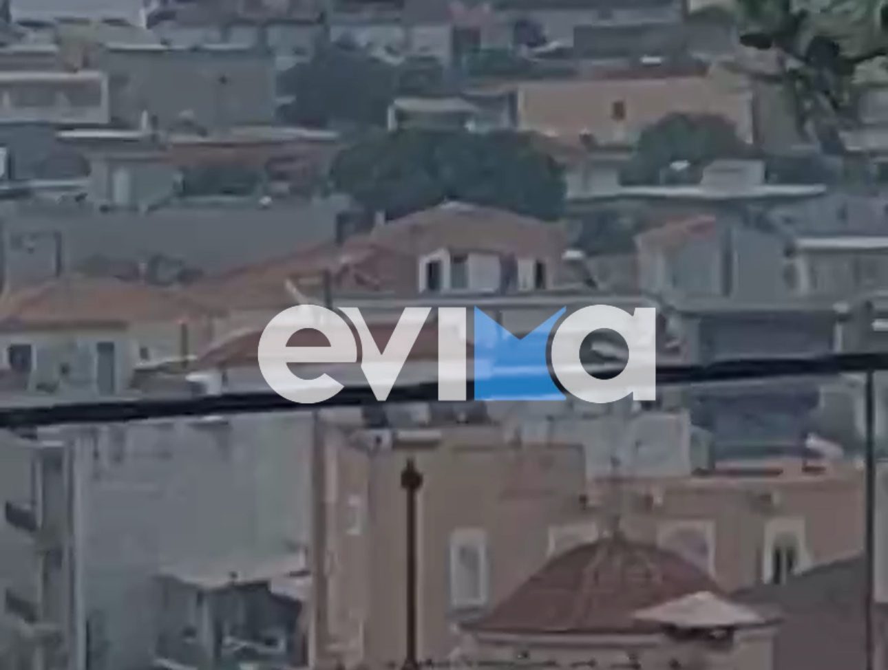 Εύβοια: Καλοκαιρινό μπουρίνι τώρα στο Αλιβέρι – Βίντεο Εύβοια: Καλοκαιρινό μπουρίνι τώρα στο Αλιβέρι – Βίντεο