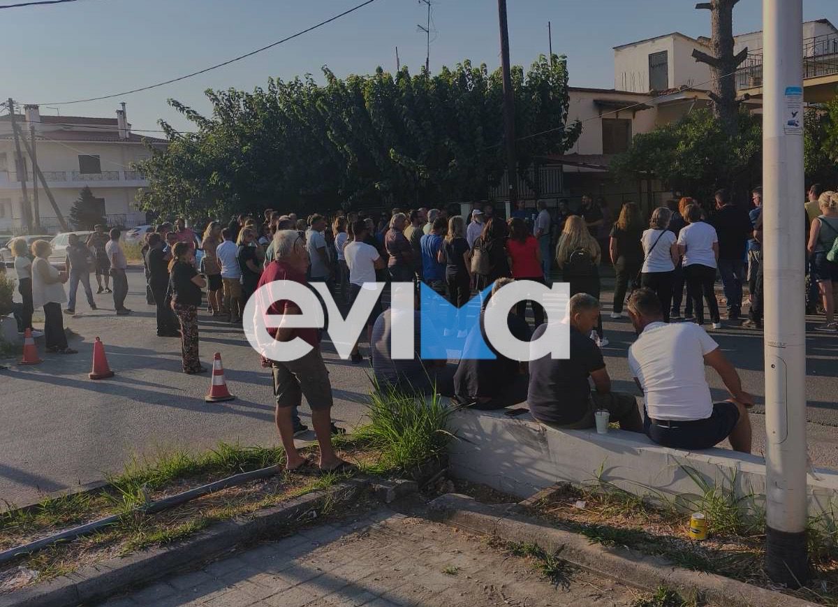 Εύβοια τώρα απεργιακή κινητοποίηση των Ρετσινάδων Εύβοια τώρα απεργιακή κινητοποίηση των Ρετσινάδων