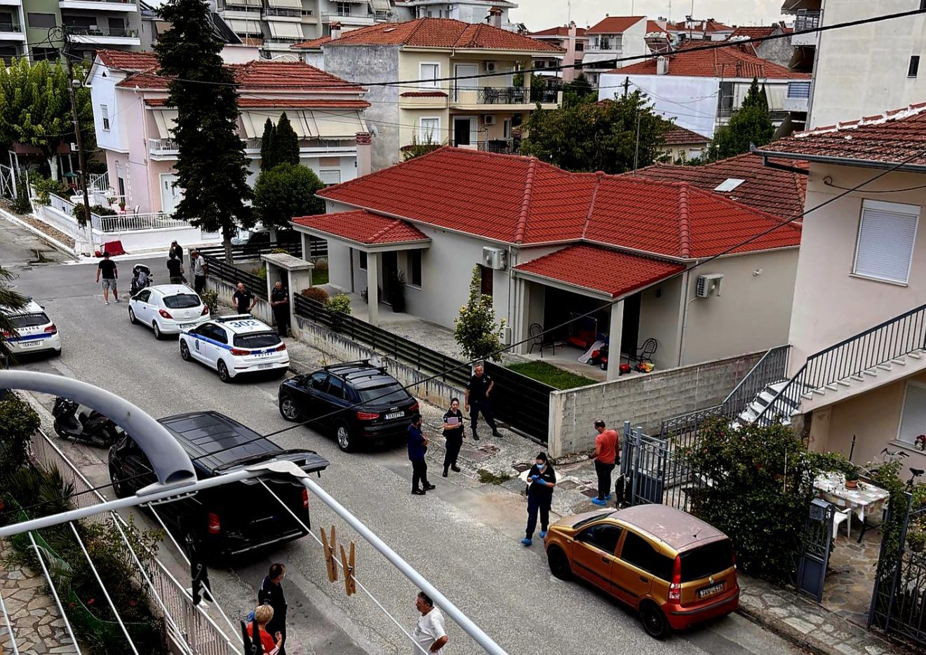 Τρίκαλα: Μητέρα και γιος βρέθηκαν νεκροί μέσα στο σπίτι τους Τρίκαλα: Μητέρα και γιος βρέθηκαν νεκροί μέσα στο σπίτι τους