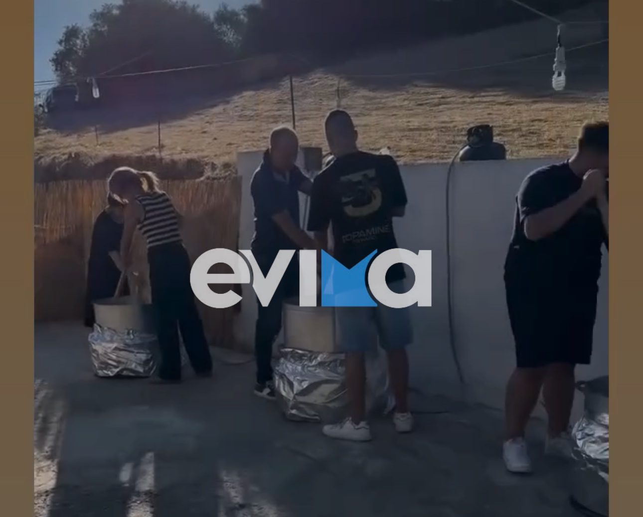 Εύβοια: Έφτιαξαν Κεσκέσι σε ξωκλήσι για τον Άγιο Ιωάννη Εύβοια: Έφτιαξαν Κεσκέσι σε ξωκλήσι για τον Άγιο Ιωάννη