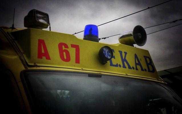 Γυναίκα τραυματίστηκε σοβαρά σε τροχαίο στη Λεωφόρο Ποσειδώνος στην Αθήνα Γυναίκα τραυματίστηκε σοβαρά σε τροχαίο στη Λεωφόρο Ποσειδώνος στην Αθήνα