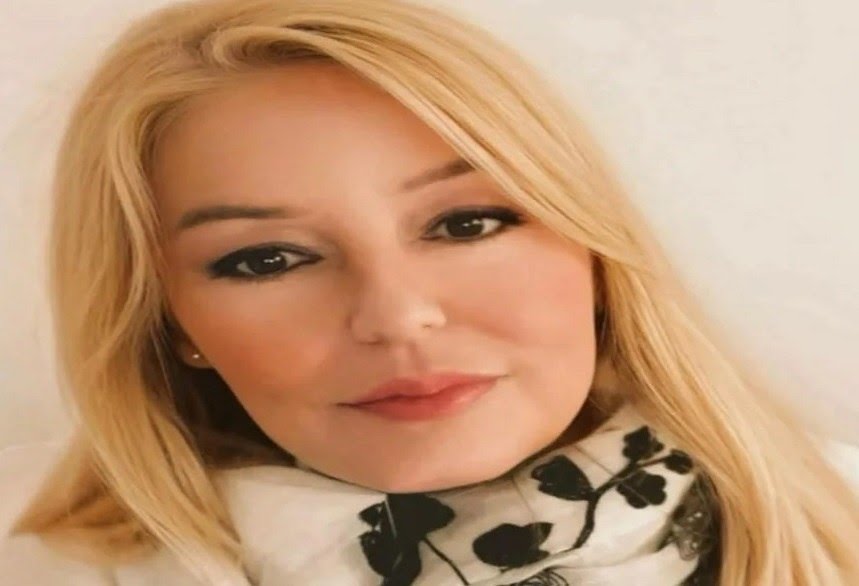 Πέθανε η δημοσιογράφος Κατερίνα Ζαχαράκη σε ηλικία 53 ετών Πέθανε η δημοσιογράφος Κατερίνα Ζαχαράκη σε ηλικία 53 ετών