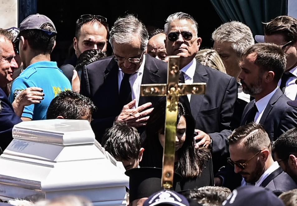 Το σπαρακτικό «αντίο» του Αντώνη Σαμαρά, στην κόρη του Λένα- Τι είπε στην κηδεία της Το σπαρακτικό «αντίο» του Αντώνη Σαμαρά, στην κόρη του Λένα- Τι είπε στην κηδεία της