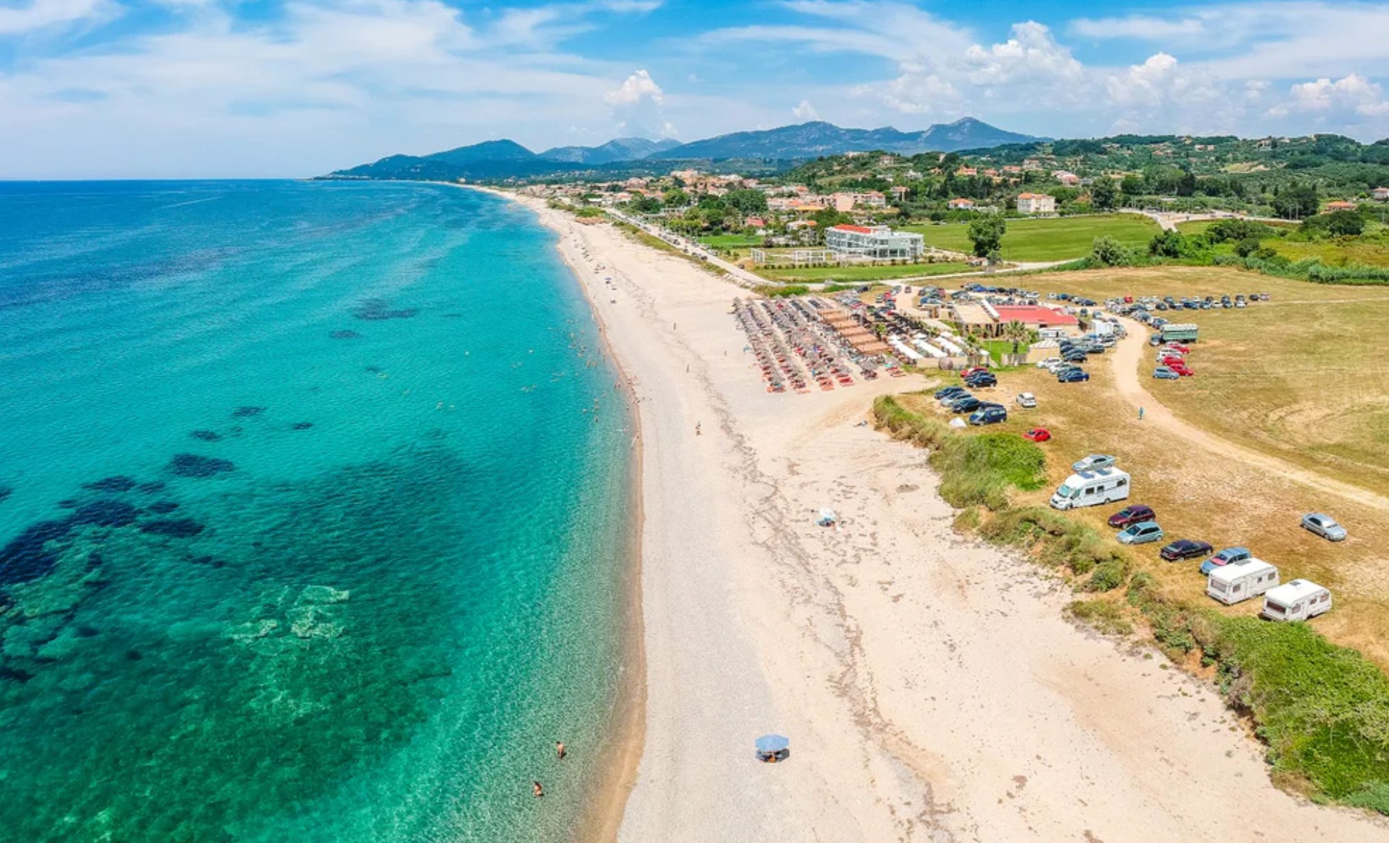 Η μεγαλύτερη παραλία της Ευρώπης έχει μήκος 25 χλμ. και βρίσκεται στην Ελλάδα Η μεγαλύτερη παραλία της Ευρώπης έχει μήκος 25 χλμ. και βρίσκεται στην Ελλάδα