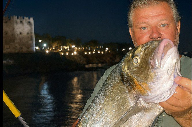 Νέα «τρελή» ψάρια στην Εύβοια: Το καλάμι του τσίμπησε θηρίο