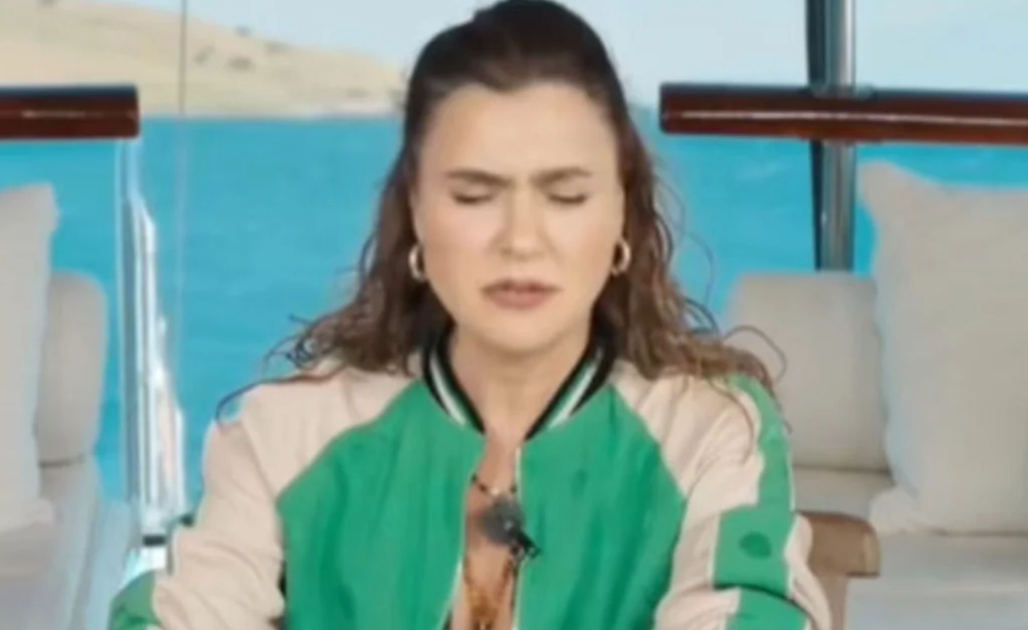 Τουρκάλα τραγουδίστρια ερμηνεύει με πάθος το «Όλα σε θυμίζουν» -Δείτε το viral βίντεο Τουρκάλα τραγουδίστρια ερμηνεύει με πάθος το «Όλα σε θυμίζουν» -Δείτε το viral βίντεο