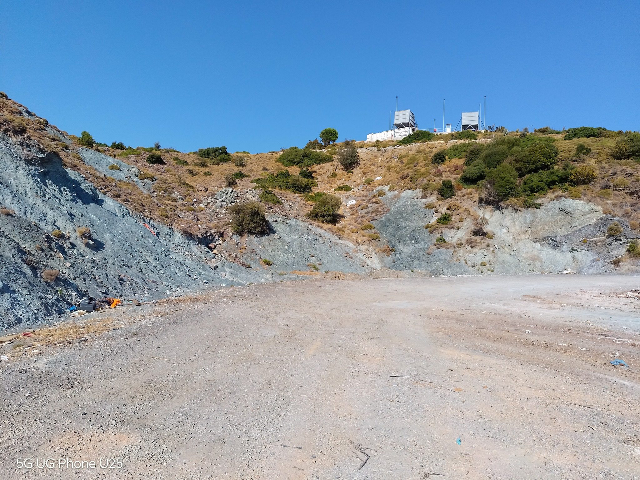 Χωματερή μετατράπηκε σε «αεροδρόμιο» στην Εύβοια – Εικόνες Χωματερή μετατράπηκε σε «αεροδρόμιο» στην Εύβοια – Εικόνες