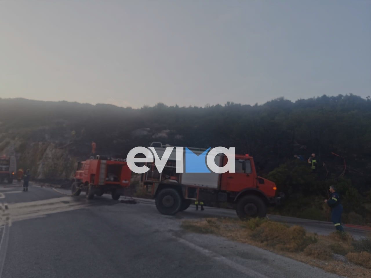 Υπό έλεγχο η φωτιά στην Κάρυστο παρά τα μποφόρ (βίντεο&εικόνες) Υπό έλεγχο η φωτιά στην Κάρυστο παρά τα μποφόρ (βίντεο&εικόνες)