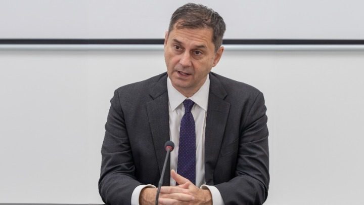 Θεοχάρης: «Συναντήσεις- κλειδί» με επιχειρηματίες και επενδυτές- Τα καλά που έρχονται Θεοχάρης: «Συναντήσεις- κλειδί» με επιχειρηματίες και επενδυτές- Τα καλά που έρχονται