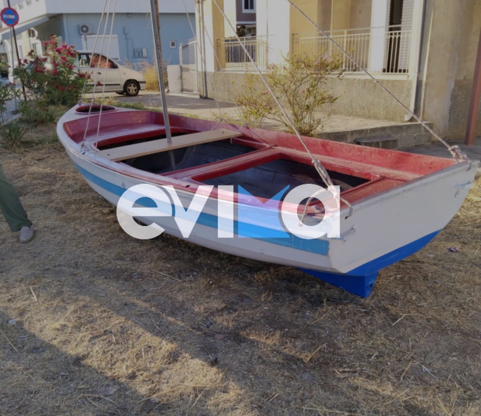 Εύβοια: Σύλλογος εξωραΐζει μικρό πάρκο με μια κατεστραμμένη βάρκα (εικόνες) Εύβοια: Σύλλογος εξωραΐζει μικρό πάρκο με μια κατεστραμμένη βάρκα (εικόνες)