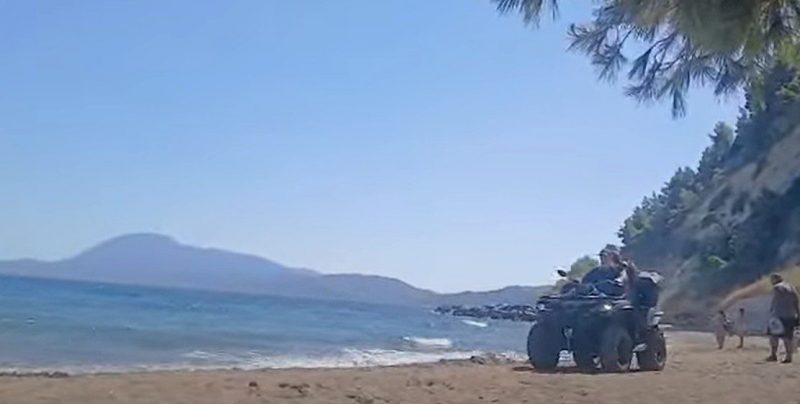 Ασυνείδητος οδηγός έκανε βόλτα με γουρούνα σε παραλία της Εύβοιας – Βίντεο Ασυνείδητος οδηγός έκανε βόλτα με γουρούνα σε παραλία της Εύβοιας – Βίντεο