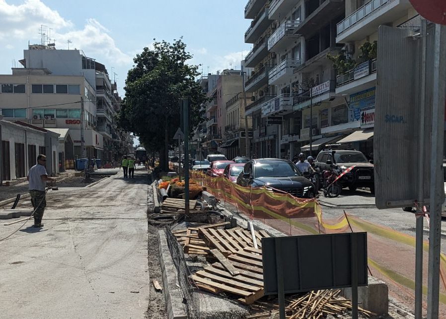 Χάος στους δρόμους της Χαλκίδας: «Δεν μπορούμε να πάμε στις δουλειές μας» Χάος στους δρόμους της Χαλκίδας: «Δεν μπορούμε να πάμε στις δουλειές μας»