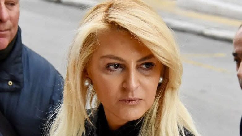 Πέθανε η κόρη του Διαμαντή και της Μπέσσυς Λαιμού Πέθανε η κόρη του Διαμαντή και της Μπέσσυς Λαιμού