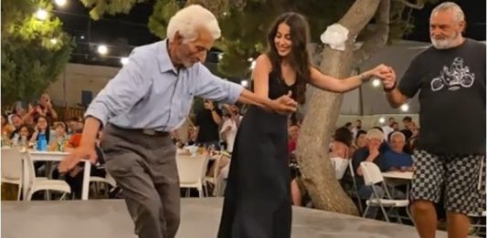 «Έφυγε» ο χορευταράς παππούς της Σχοινούσας που έγινε σύμβολο ζωής και παράδοσης «Έφυγε» ο χορευταράς παππούς της Σχοινούσας που έγινε σύμβολο ζωής και παράδοσης