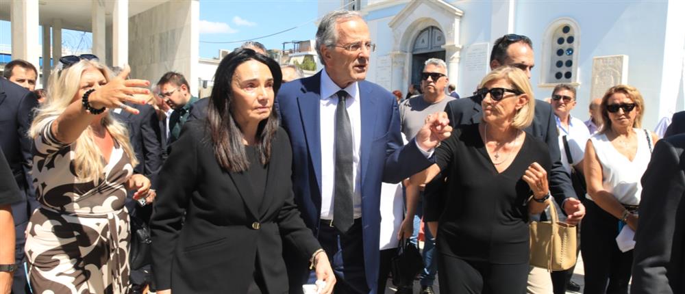 Σε κλίμα βαθιάς συγκίνησης το 40ημερο μνημόσυνο της Λένας Σαμαρά Σε κλίμα βαθιάς συγκίνησης το 40ημερο μνημόσυνο της Λένας Σαμαρά
