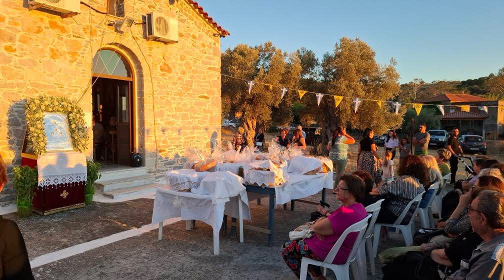 Εύβοια: Γιορτάζει το πανέμορφο πετρόχτιστο ξωκλήσι της Αγίας Σοφίας στο Βέλος Εύβοια: Γιορτάζει το πανέμορφο πετρόχτιστο ξωκλήσι της Αγίας Σοφίας στο Βέλος