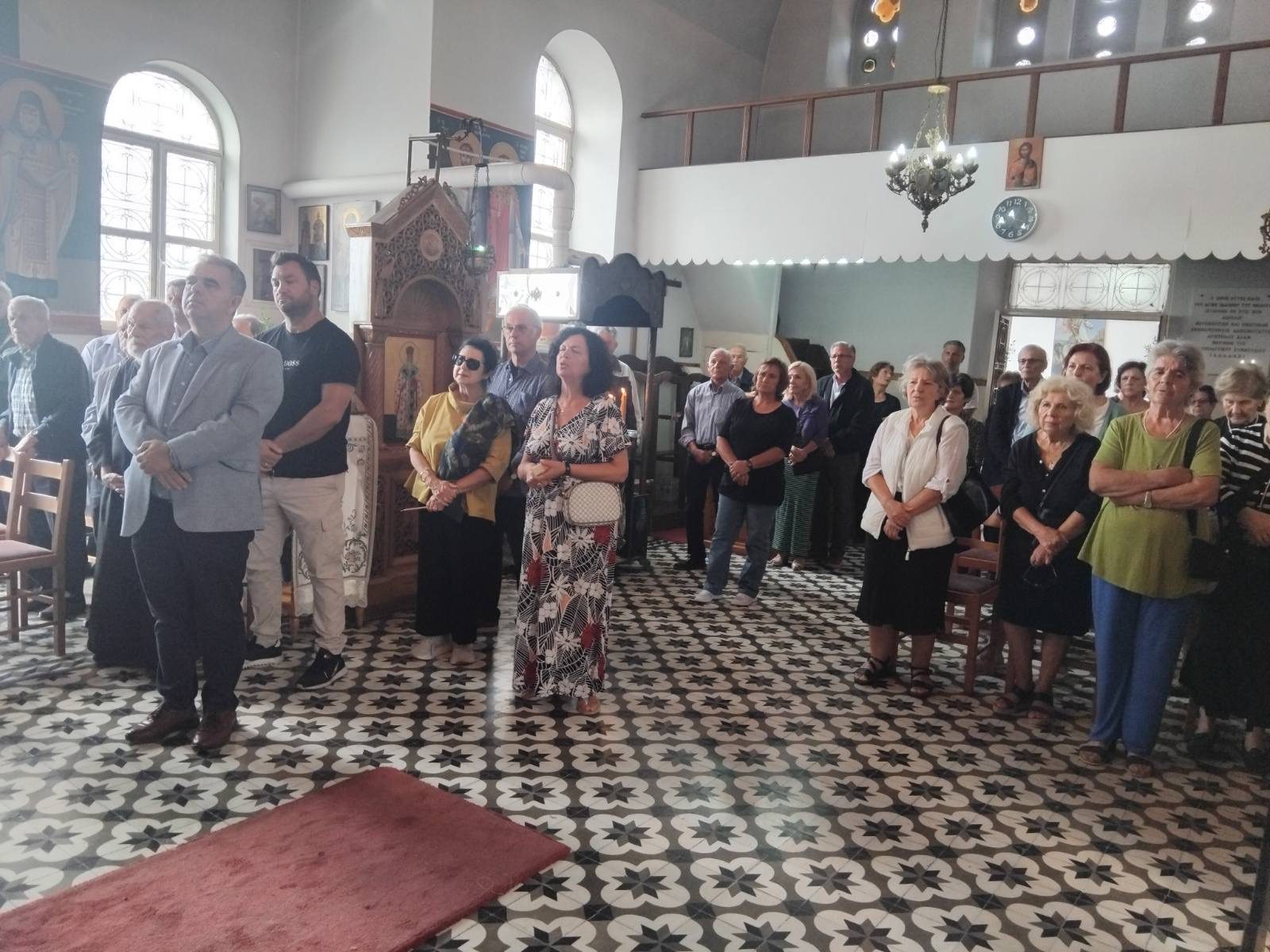 Λαμπρός εορτασμός σε γραφικό ξωκλήσι του Ιωάννη του Θεολόγου στη Νότια Εύβοια Λαμπρός εορτασμός σε γραφικό ξωκλήσι του Ιωάννη του Θεολόγου στη Νότια Εύβοια