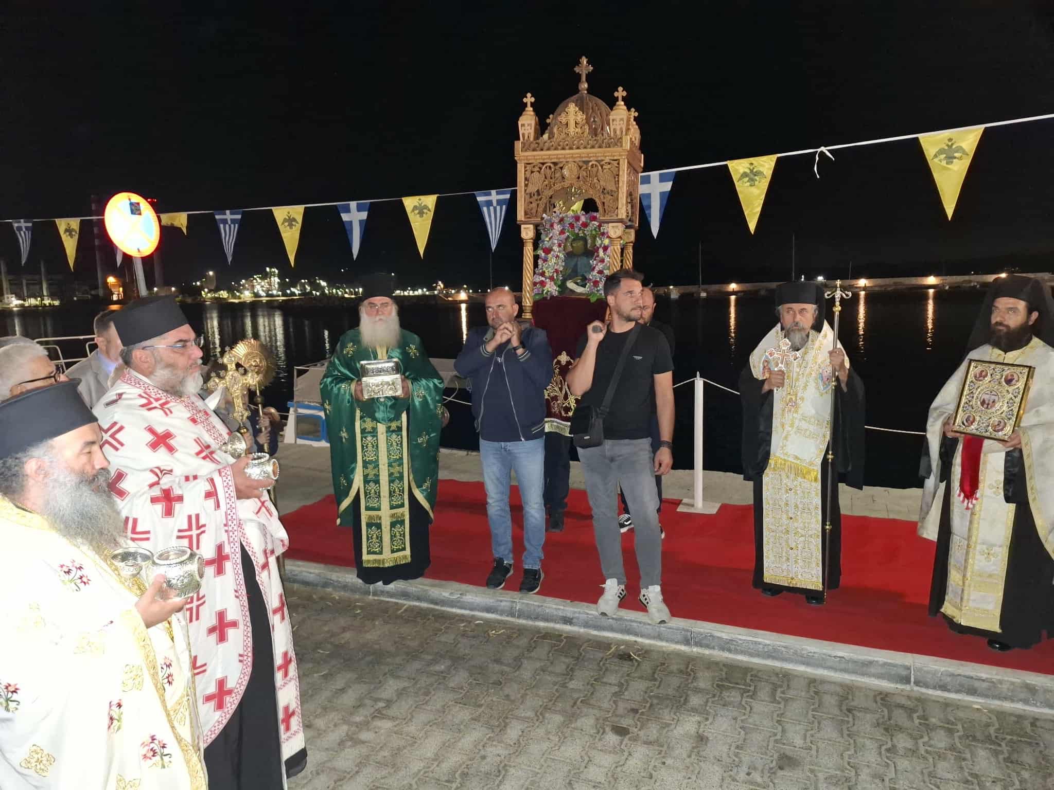Λαμπρή τελετή σε λιμάνι της Εύβοιας για την εορτή του Οσίου Κυριακού του Αναχωρητού Λαμπρή τελετή σε λιμάνι της Εύβοιας για την εορτή του Οσίου Κυριακού του Αναχωρητού
