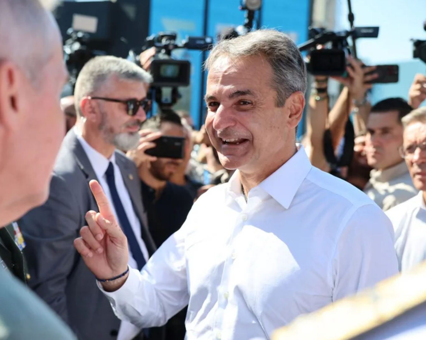 ΔΕΘ: Ο Μητσοτάκης έγινε… πιλότος της F1 – Στάθηκε στο μονοθέσιο της McLaren (pics) ΔΕΘ: Ο Μητσοτάκης έγινε… πιλότος της F1 – Στάθηκε στο μονοθέσιο της McLaren (pics)