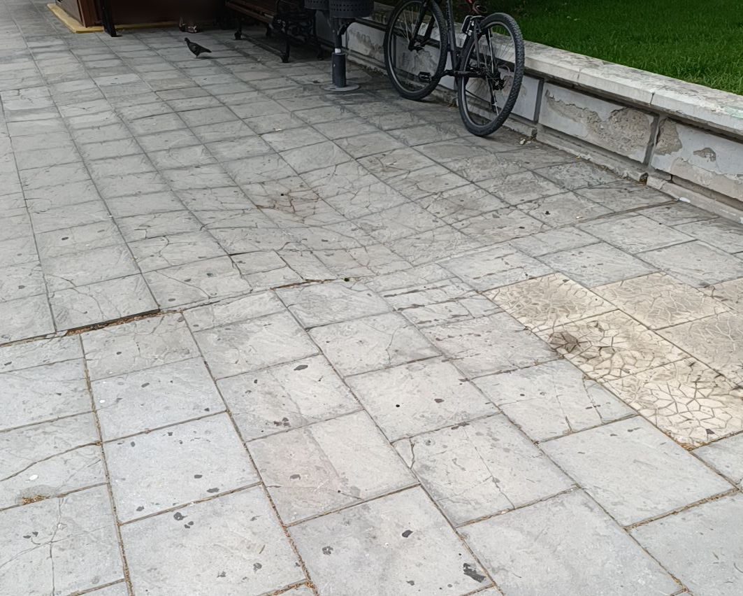 Σοβαρή καταγγελία στο evima.gr: Προσοχή, καθίζηση πεζοδρομίου σε πλατεία της Εύβοιας Σοβαρή καταγγελία στο evima.gr: Προσοχή, καθίζηση πεζοδρομίου σε πλατεία της Εύβοιας