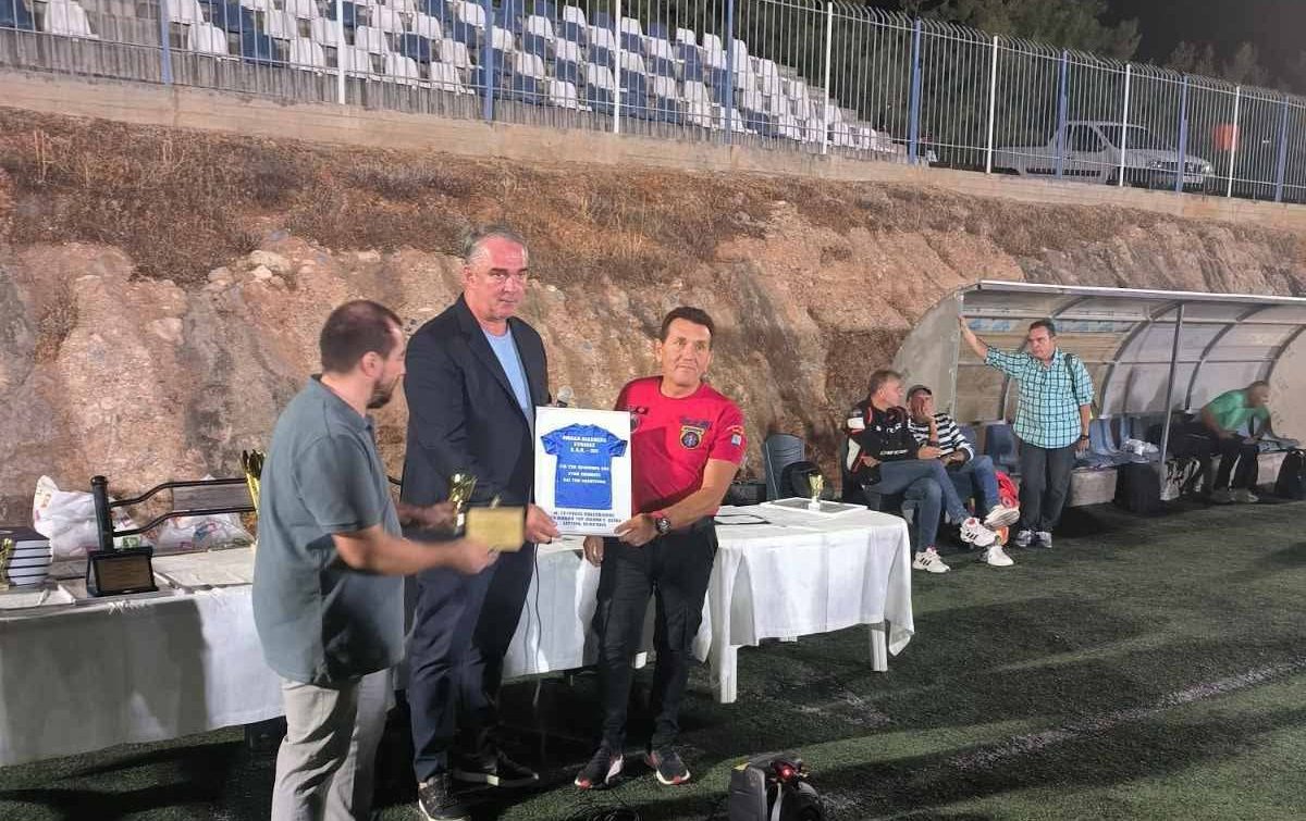 Εύβοια: Βράβευσαν εθελοντές για το έργο τους! Εύβοια: Βράβευσαν εθελοντές για το έργο τους!