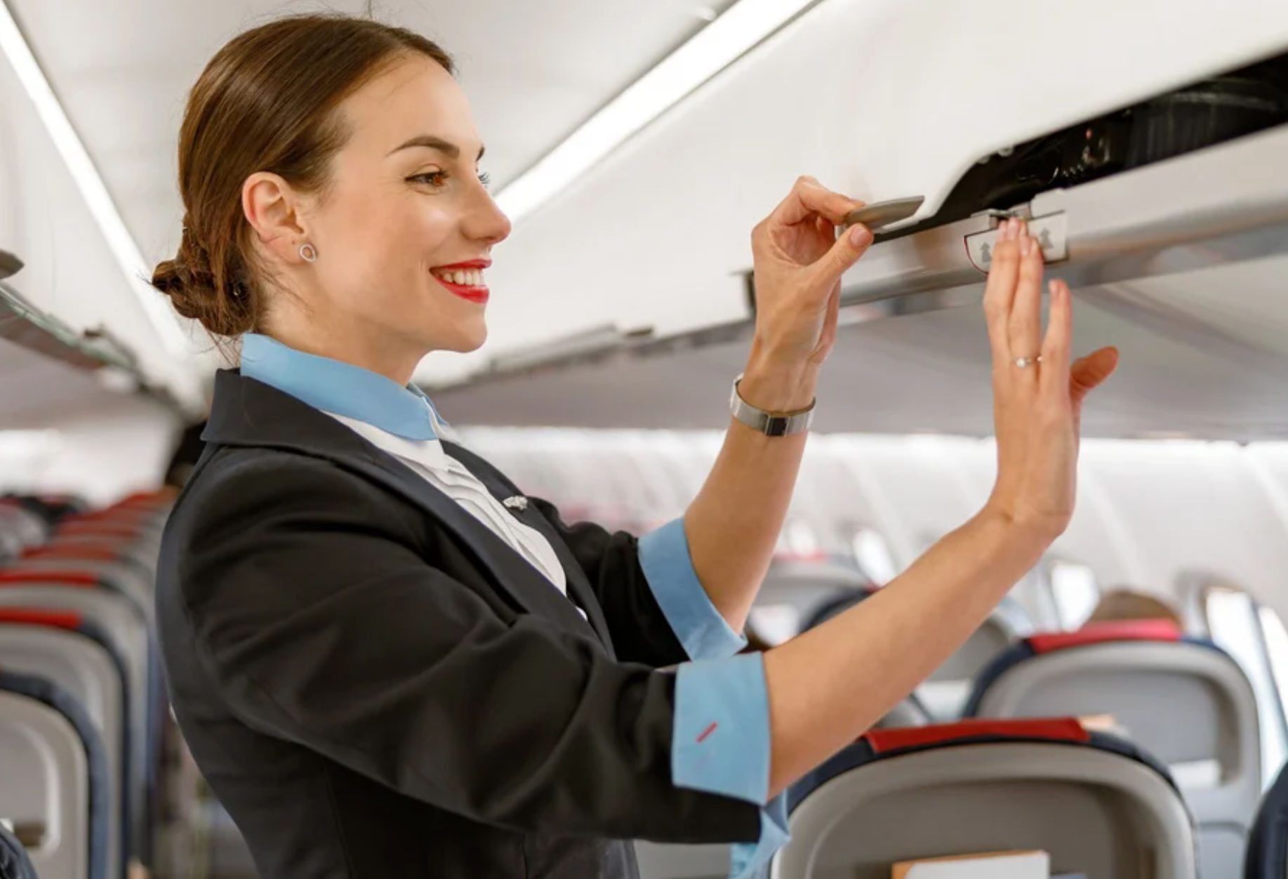 Αεροσυνοδός αποκάλυψε τη μυστική λέξη που χρησιμοποιεί το πλήρωμα για γοητευτικούς επιβάτες Αεροσυνοδός αποκάλυψε τη μυστική λέξη που χρησιμοποιεί το πλήρωμα για γοητευτικούς επιβάτες