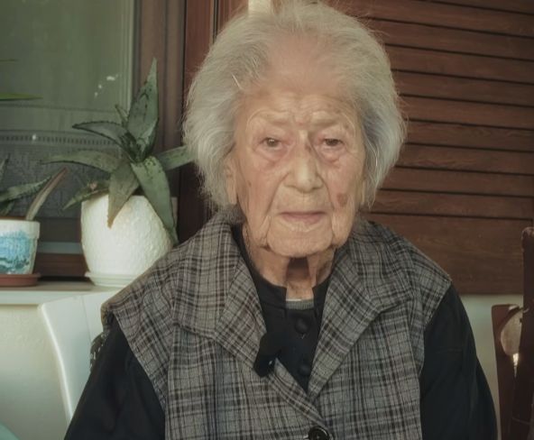 Συγκλονίζει η γιαγιά Αννα 104 χρόνων από την Εύβοια:  Περιγράφει ένα αληθινό «θαύμα» Συγκλονίζει η γιαγιά Αννα 104 χρόνων από την Εύβοια:  Περιγράφει ένα αληθινό «θαύμα»