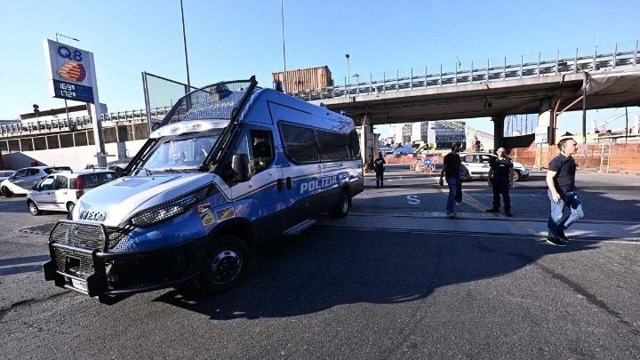 Τρεις αστυνομικοί νεκροί από έκρηξη σε κτίριο Τρεις αστυνομικοί νεκροί από έκρηξη σε κτίριο