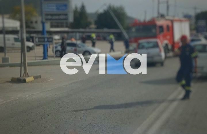 Νέο τροχαίο τώρα στην Εύβοια με δύο τραυματίες Νέο τροχαίο τώρα στην Εύβοια με δύο τραυματίες