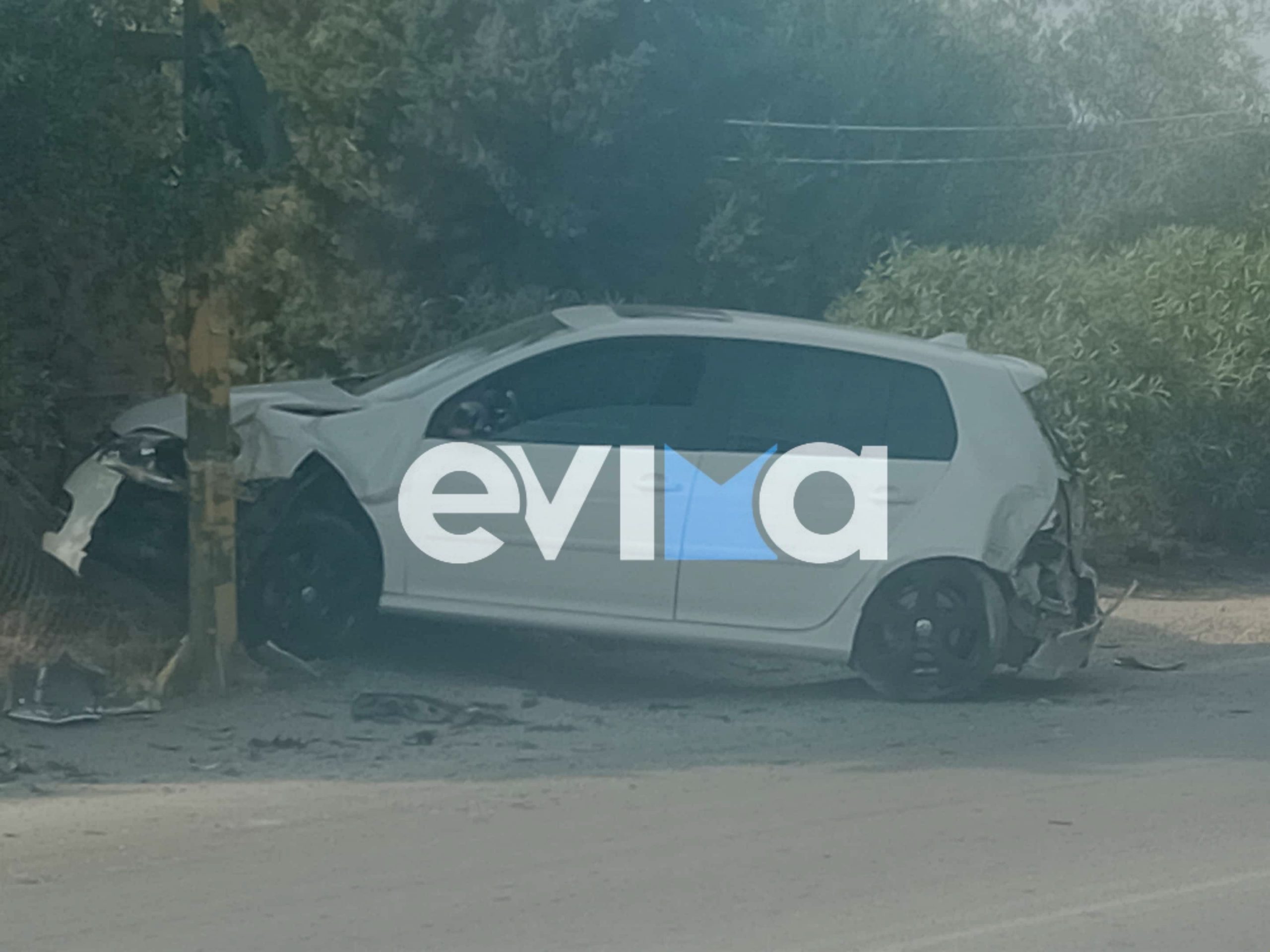 Σοβαρό τροχαίο στην Εύβοια: Συγκρούστηκε αυτοκίνητο με νταλίκα – Εικόνες Σοβαρό τροχαίο στην Εύβοια: Συγκρούστηκε αυτοκίνητο με νταλίκα – Εικόνες