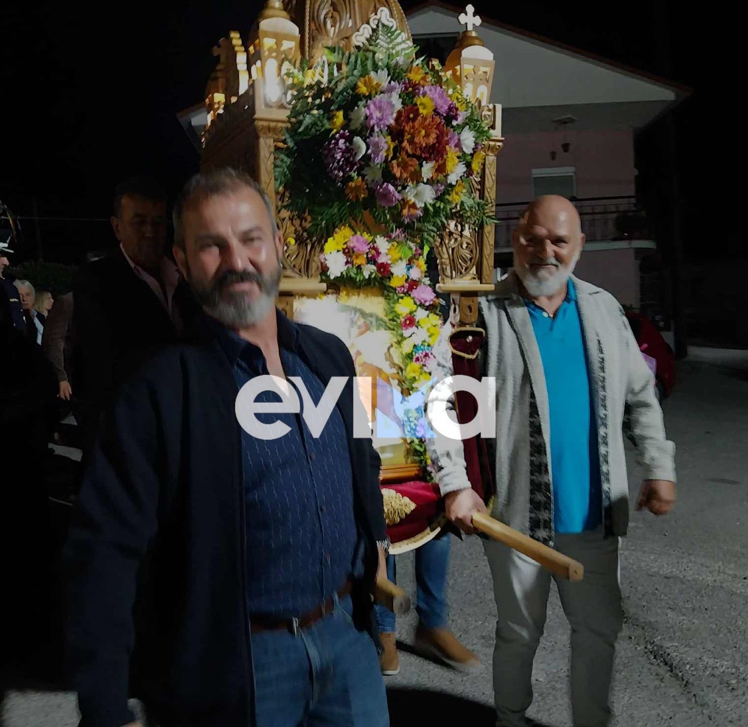 Η Εύβοια γιορτάζει τον Άγιο Δημήτριο! Αντιδήμαρχος σήκωσε την εικόνα κατά την περιφορά (εικόνες&βίντεο) Η Εύβοια γιορτάζει τον Άγιο Δημήτριο! Αντιδήμαρχος σήκωσε την εικόνα κατά την περιφορά (εικόνες&βίντεο)
