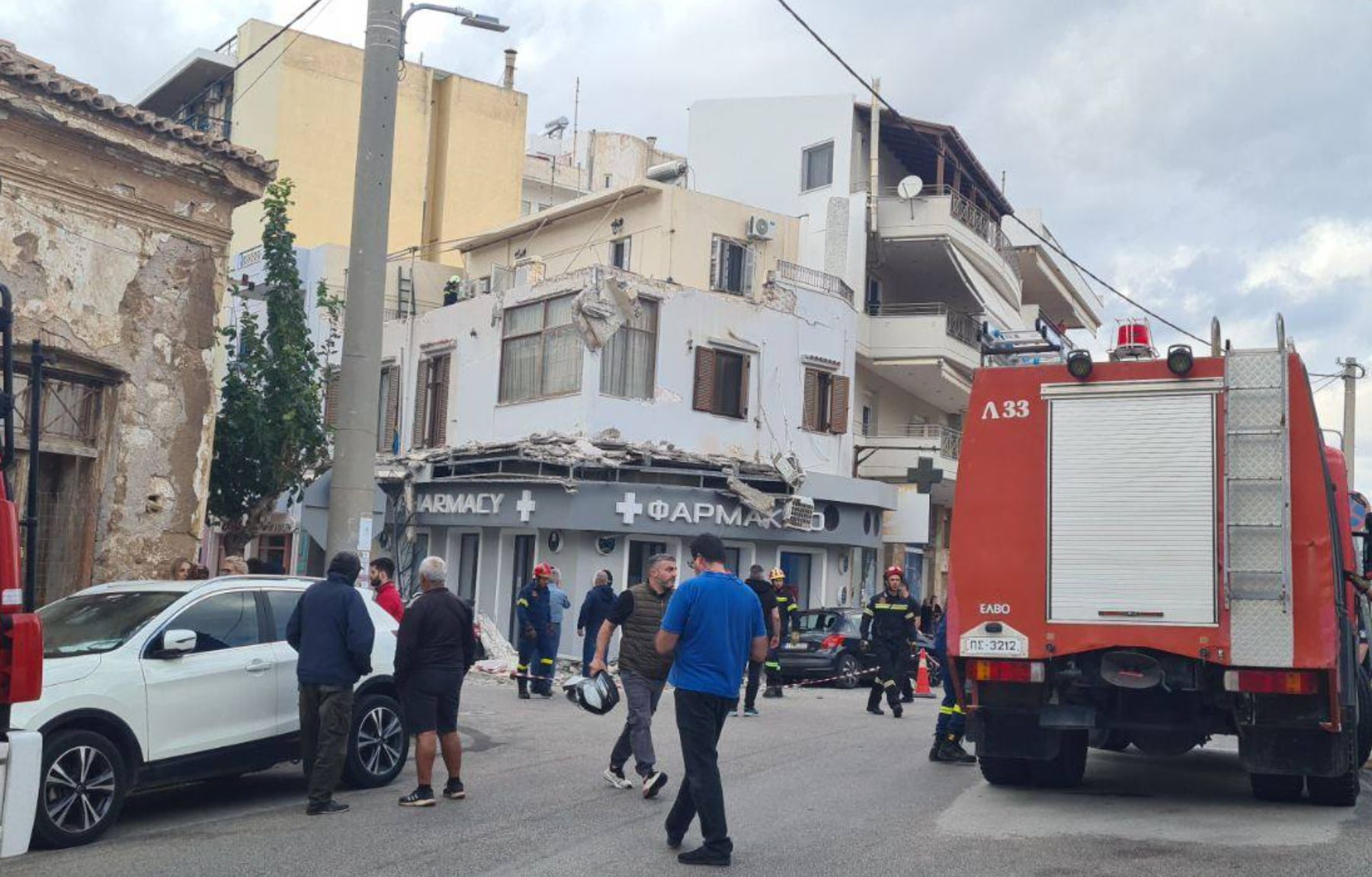 Βίντεο σοκ: Τραυματίστηκε γυναίκα από κατάρρευση μπαλκονιού Βίντεο σοκ: Τραυματίστηκε γυναίκα από κατάρρευση μπαλκονιού