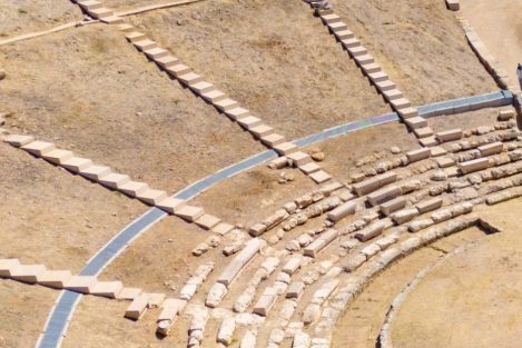 Το αρχαίο θέατρο της Εύβοιας: Εδώ χτυπάει η καρδιά του πολιτισμού Το αρχαίο θέατρο της Εύβοιας: Εδώ χτυπάει η καρδιά του πολιτισμού
