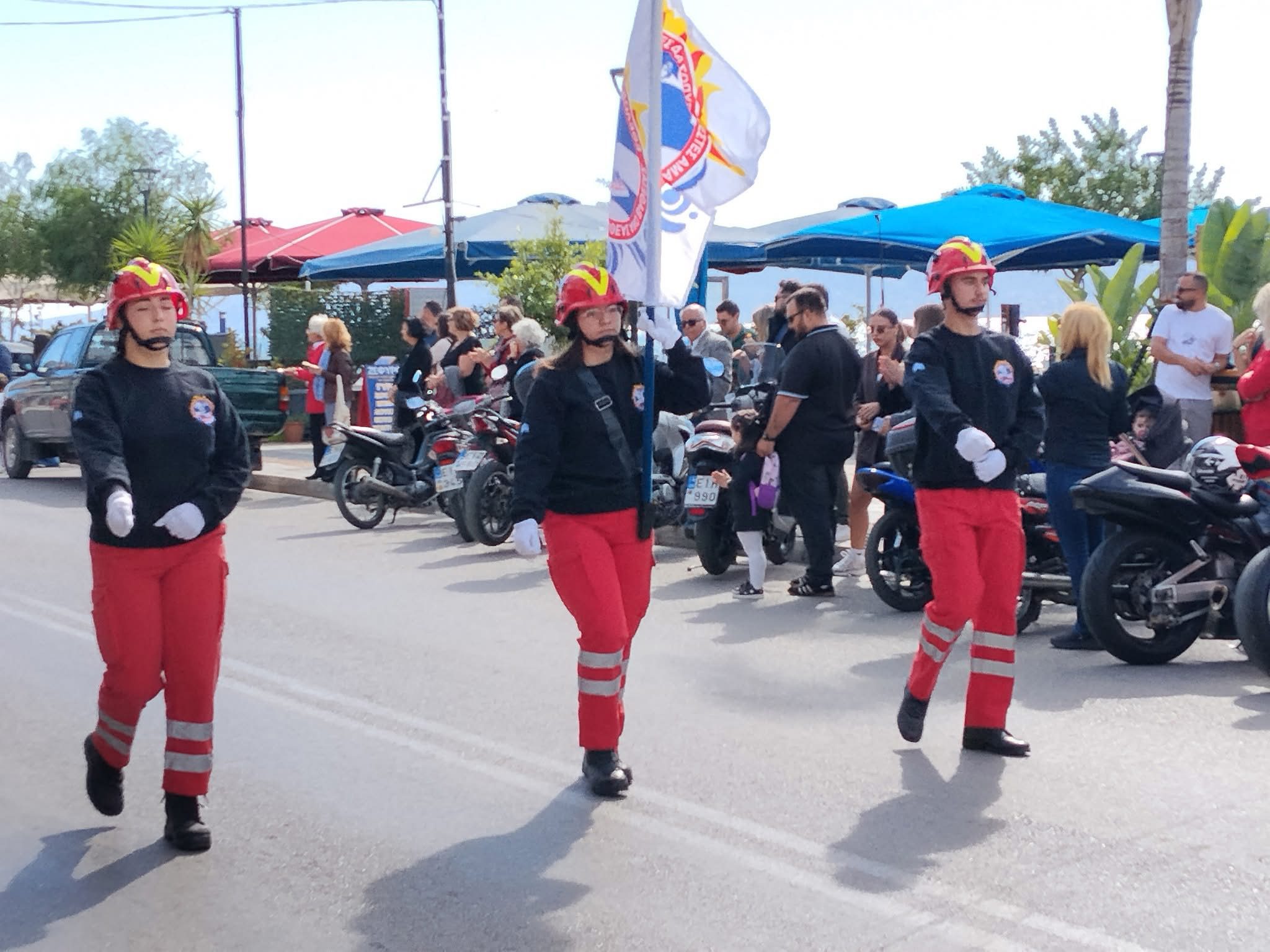 28η Οκτωβρίου: Λαμπρή παρέλαση από μαθητές και εθελοντές πυροσβέστες στην Αμάρυνθο 28η Οκτωβρίου: Λαμπρή παρέλαση από μαθητές και εθελοντές πυροσβέστες στην Αμάρυνθο