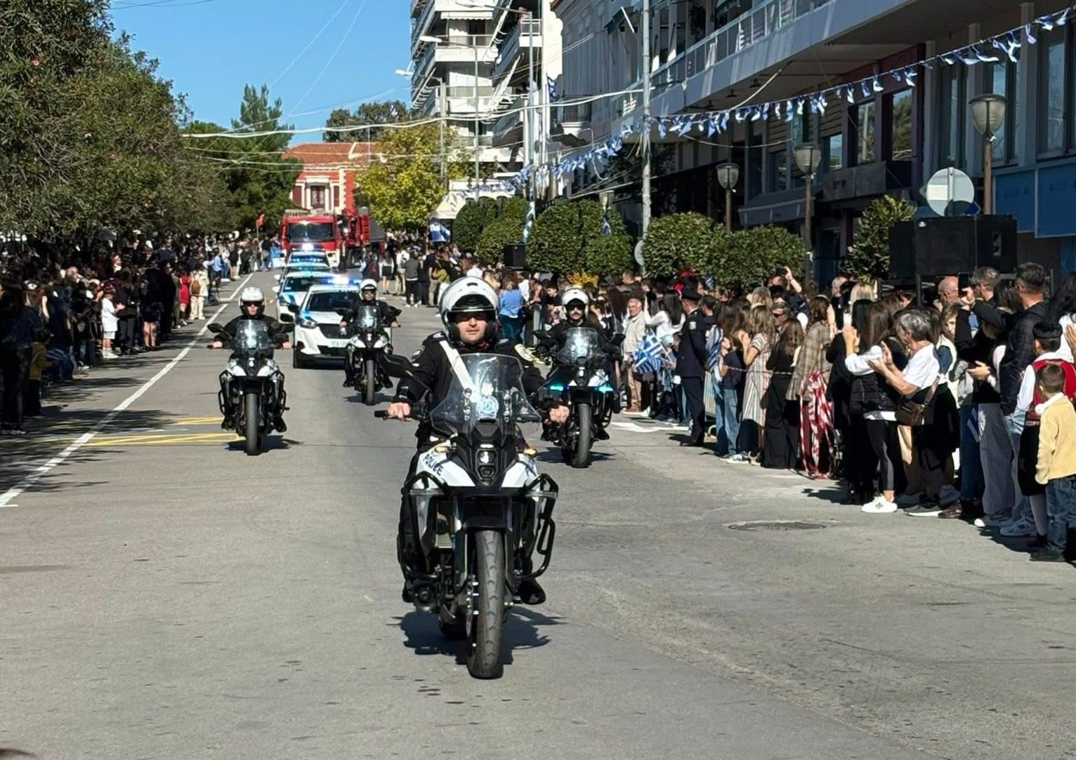 Χαλκίδα: Μηχανές και περιπολικά εντυπωσίασαν στην παρέλαση Χαλκίδα: Μηχανές και περιπολικά εντυπωσίασαν στην παρέλαση