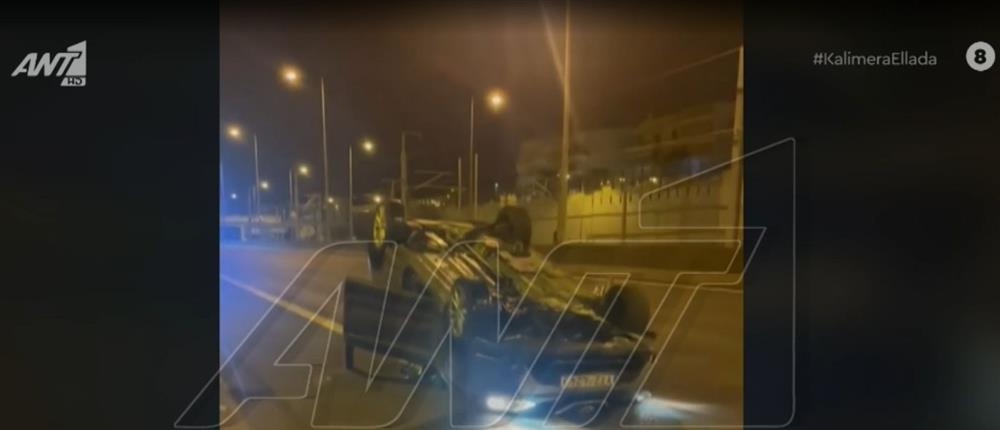 Σοκαριστικό τροχαίο στην Αττική οδό: ΙΧ αναποδογύρισε στο ρεύμα προς Αεροδρόμιο Σοκαριστικό τροχαίο στην Αττική οδό: ΙΧ αναποδογύρισε στο ρεύμα προς Αεροδρόμιο