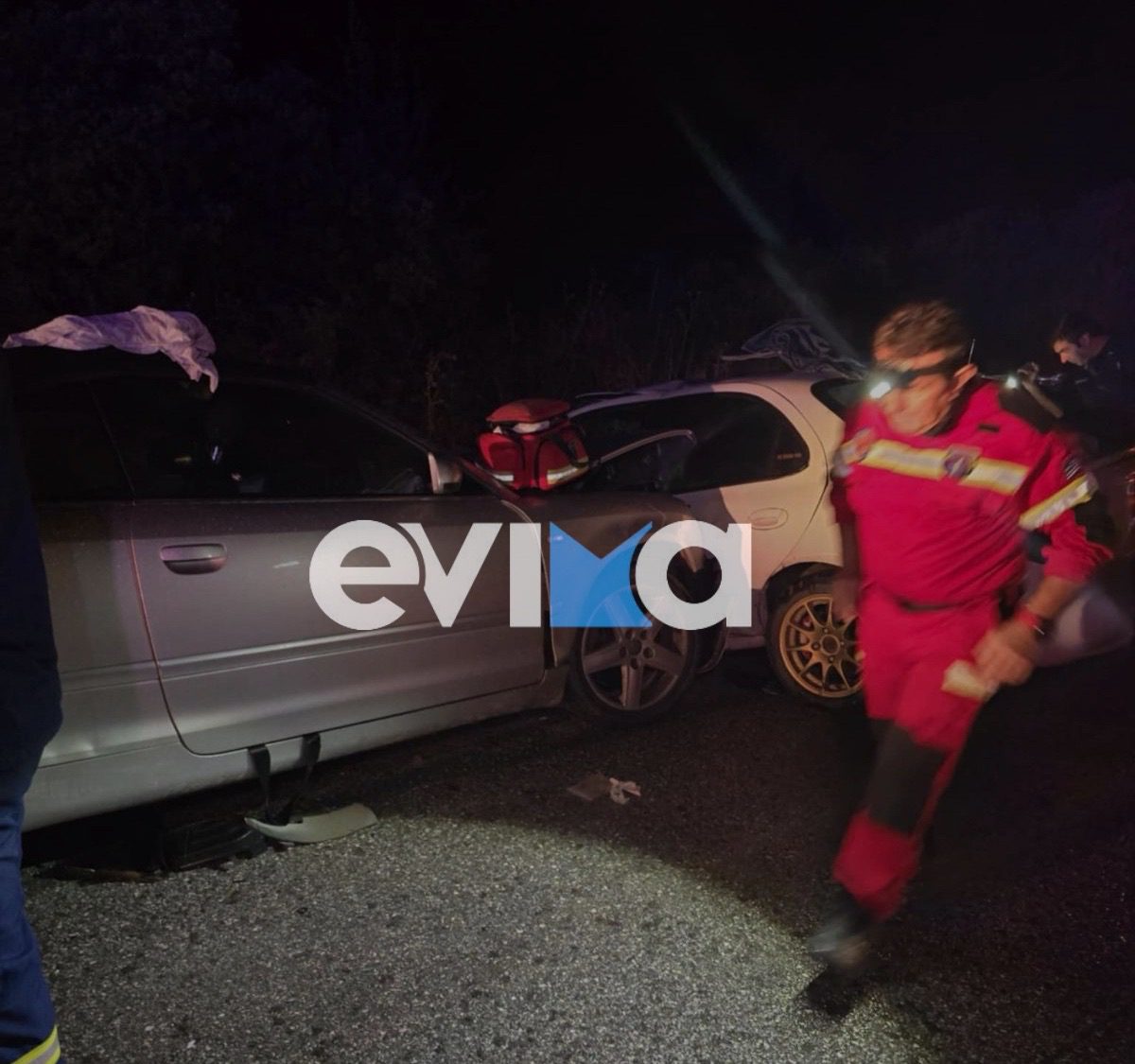 Ένας νεκρός από το σοβαρό τροχαίο στην Εύβοια: Τέσσερις τραυματίες Ένας νεκρός από το σοβαρό τροχαίο στην Εύβοια: Τέσσερις τραυματίες