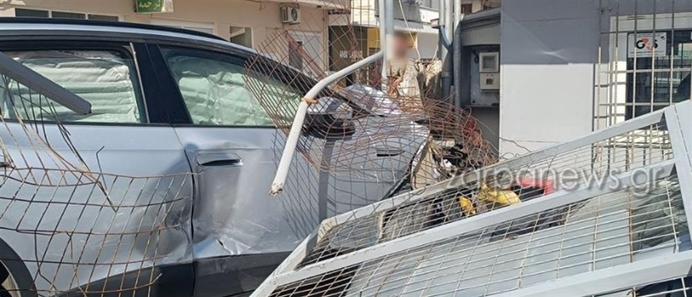 Σφοδρό τροχαίο στην Κρήτη: Οδηγός πήρε σβάρνα σταθμευμένα αυτοκίνητα (εικόνες) Σφοδρό τροχαίο στην Κρήτη: Οδηγός πήρε σβάρνα σταθμευμένα αυτοκίνητα (εικόνες)