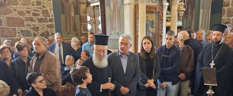 Θλίψη στην κηδεία του πατέρα του Μητροπολίτη Χαλκίδος – Ποιοι παρέστησαν Θλίψη στην κηδεία του πατέρα του Μητροπολίτη Χαλκίδος – Ποιοι παρέστησαν