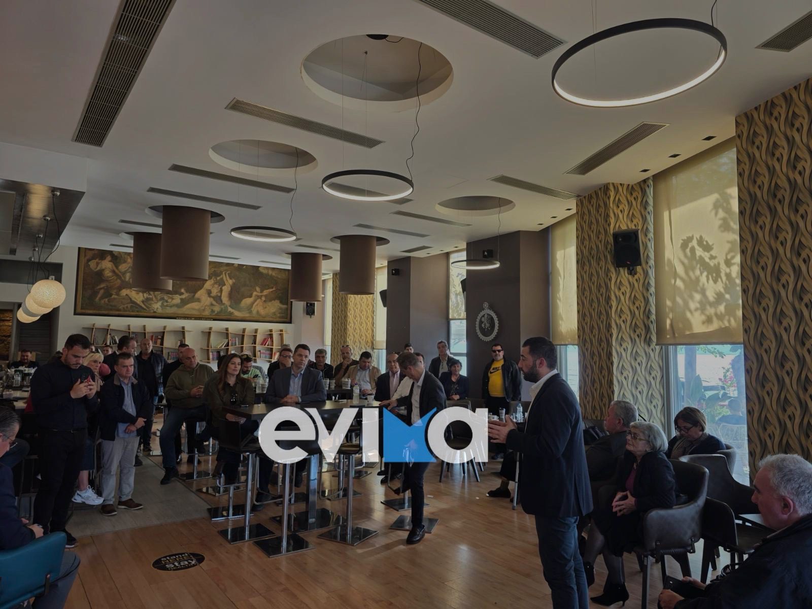 Στην Εύβοια τώρα δύο υπουργοί της κυβέρνησης Στην Εύβοια τώρα δύο υπουργοί της κυβέρνησης